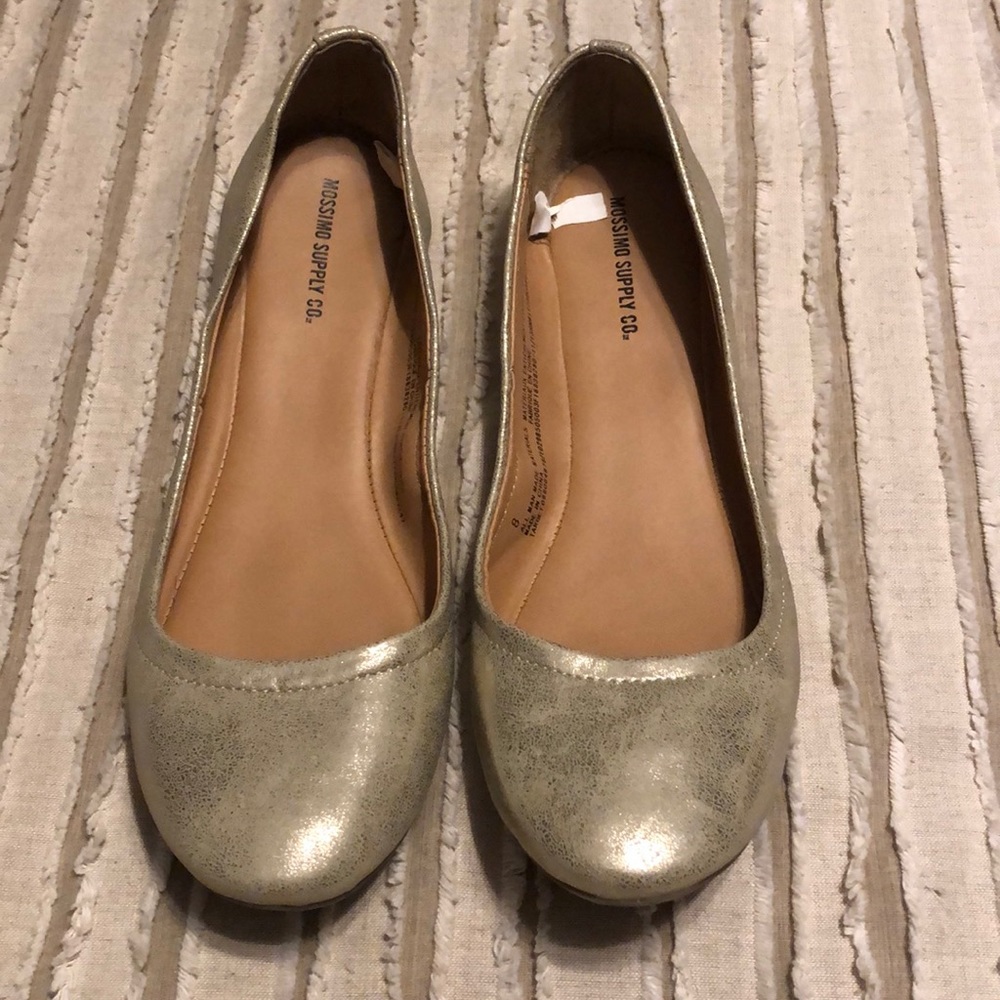 Mossimo gold metallic flats, size 8